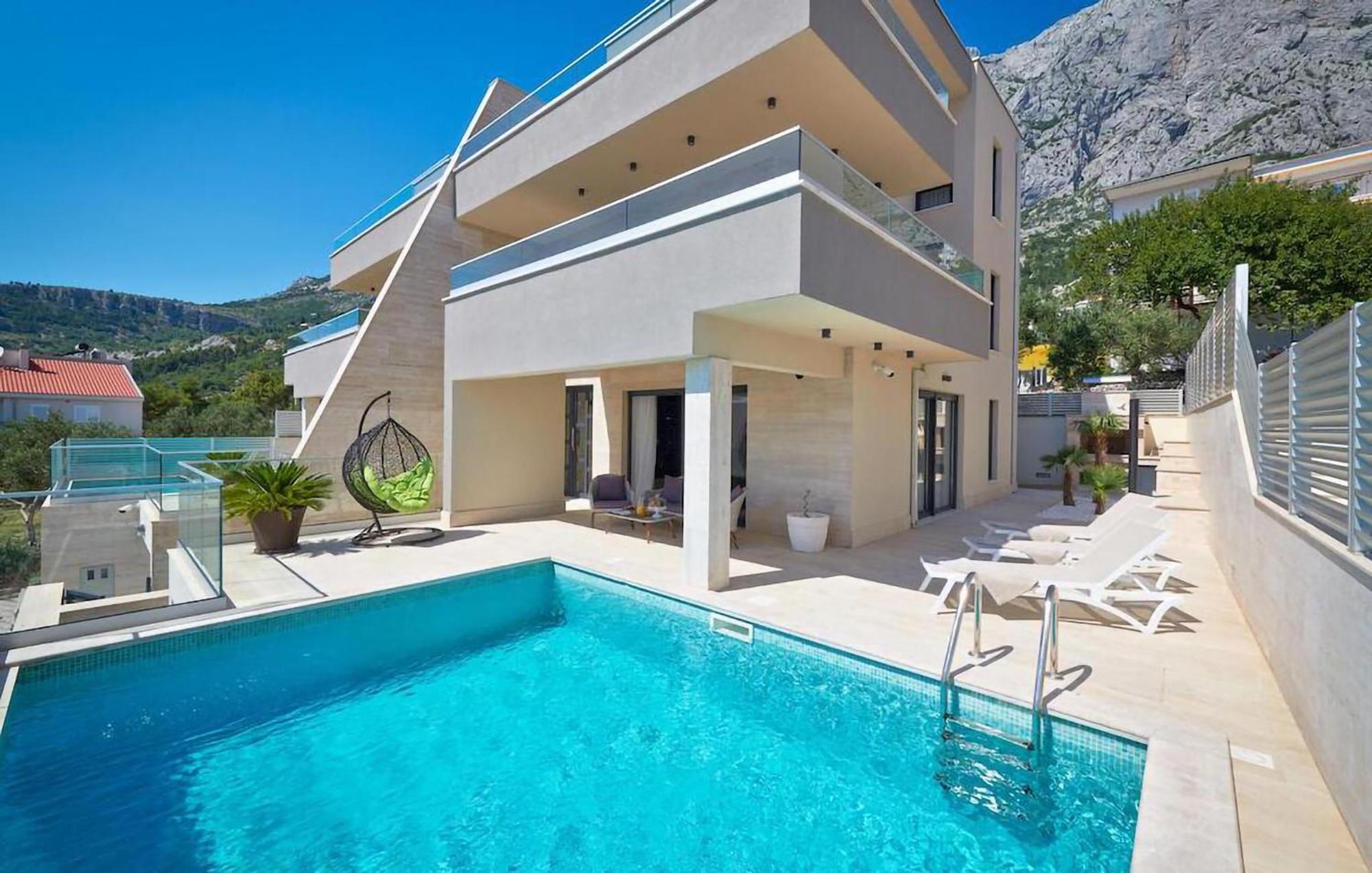 Holiday home Lovely In With Sauna Makarska